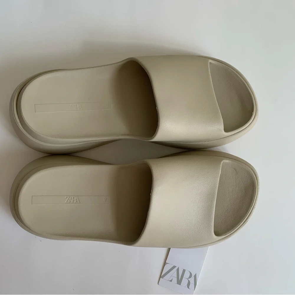 Zara Flat Sandal Ivory Cream Platform Rubber Slide Sandal beige - Picture 8 of 13